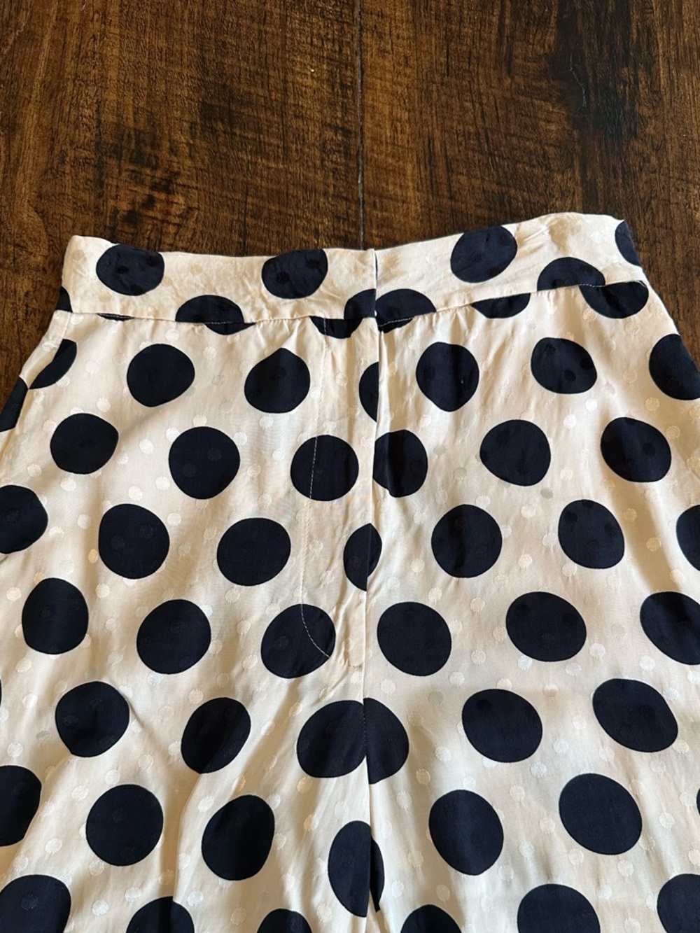 Zara Black Polka Dot Wide Leg Pants on Beige - Picture 4 of 11